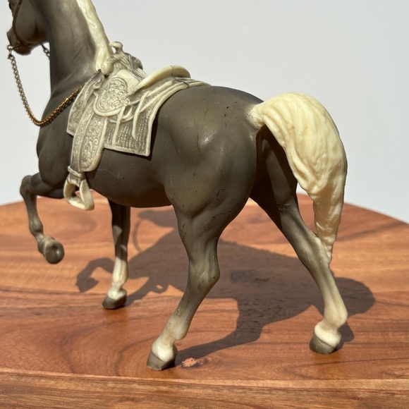 RARE Breyer "Cheyenne" Western Prancing Horse with saddle - Picture 11 of 16